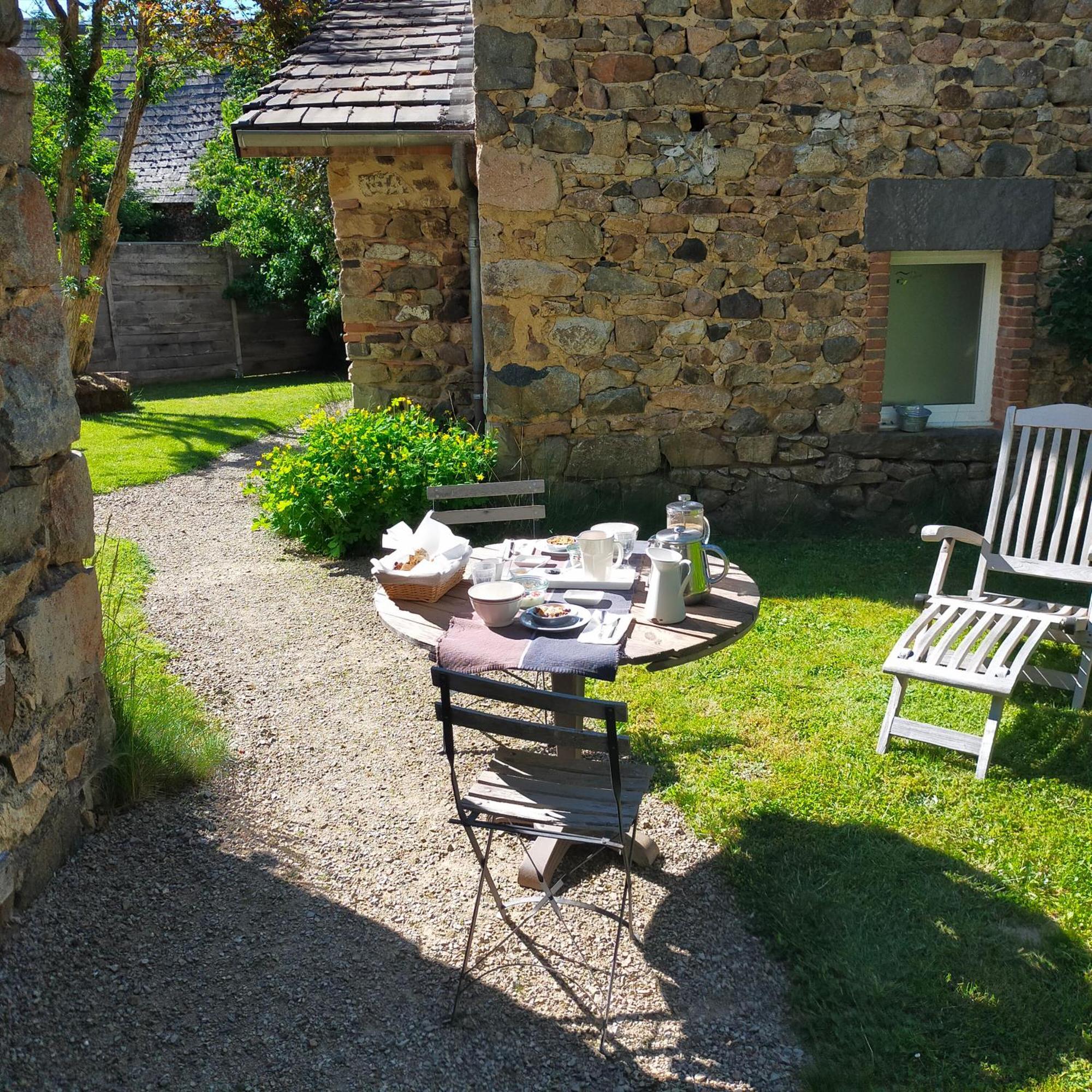 Suites De Campagne Les Eydieux, Petits Dejeuners Inclus Saint-Angel  Εξωτερικό φωτογραφία